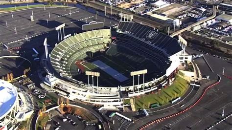 Oakland Coliseum Authority Okays Deal To Keep Raiders In Town For At