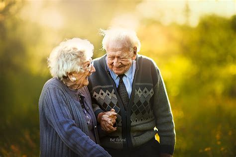 Heartwarming Photos Of Undying Love Of Elderly Couples Design Swan