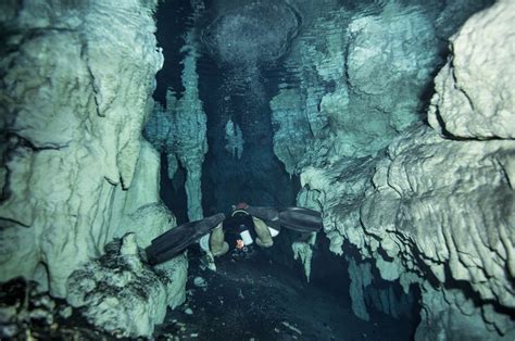 Explorers Venture Into An Underwater Sinkhole Cave In Mexicos Yucatan