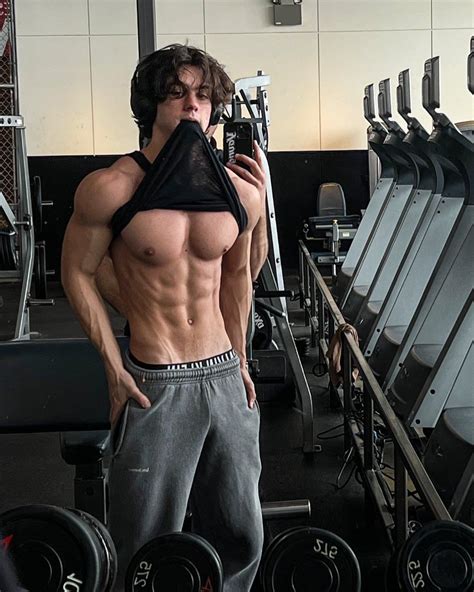 Cute Guys Become A Fitness Model Rafael Miller Frank Zane Gym Boy