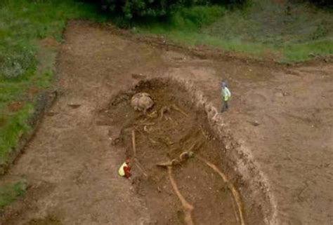 Giant Human Skeletons Found Are They Real Or Fake