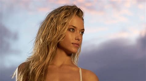 Breathtaking Photos From Hannah Fergusons SI Swimsuit Body Paint Photo Shoot In St Lucia