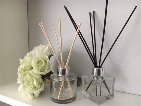 How do reed diffusers work? Reed Diffuser Sticks x 15 - Plush Folly