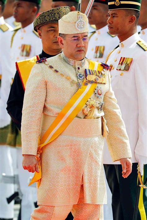 Malaysias King Abdicates Throne Amid Secret Marriage Rumors