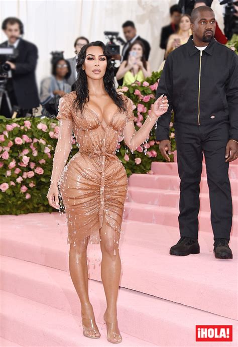 A Kanye West No Le Gusta Que Kim Kardashian Sea Tan Sexy