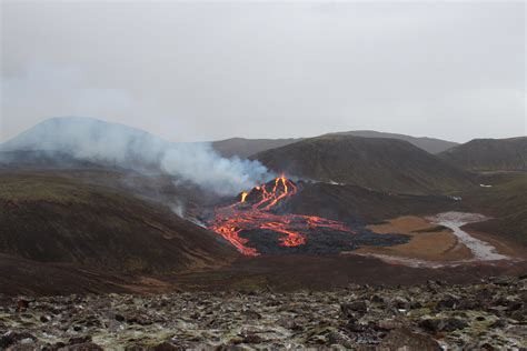 Eruption On Icelands Reykjanes Peninsula Follows Over 50000 Quakes Since Late February 2021