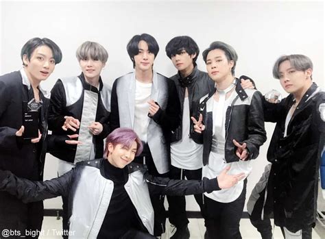 Последние твиты от bts_official (@bts_bighit). BTS、最新作「MAP OF THE SOUL:7」が日本でプラチナ認定! 韓国の ...