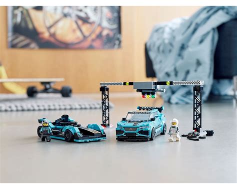 Lego Set 76898 1 Formula E Panasonic Jaguar Racing Gen2 Car And Jaguar I