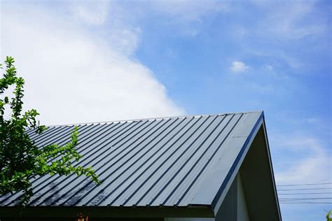 How Much Does A Standing Seam Metal Roof Cost In 2023 Bob Vila