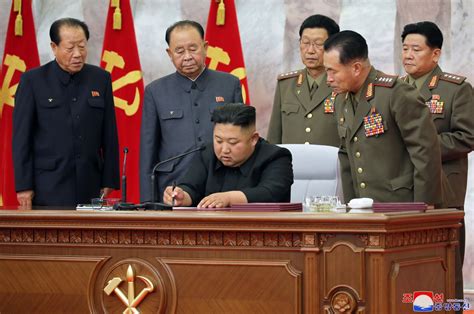 North korean leader kim jong un threatened to expand his nuclear arsenal and develop more sophisticated atomic weapons systems, saying the fate of relations with the united states depends on whether it abandons its hostile policy, state media has reported. North Korea's Kim Jong Un holds meeting on bolstering ...