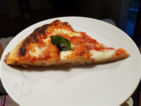 Pizza Margherita Fatta In Casa Napoli A Casa Vostra