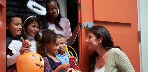 Trick Or Treating In A New Neighborhood Moving Tips For Families