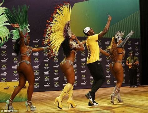 Picture Of The Day Usain Bolt With Brazilian Dancers Awomkenneth Usain Bolt Sambas Samba