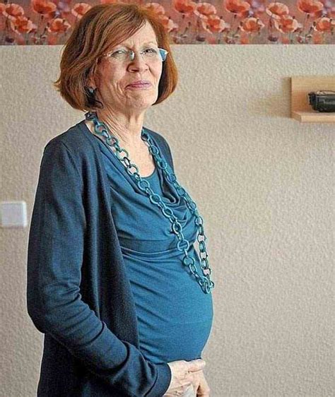 Une Femme Allemande Donne Naissance Des Quadrupl S L Ge De Ans