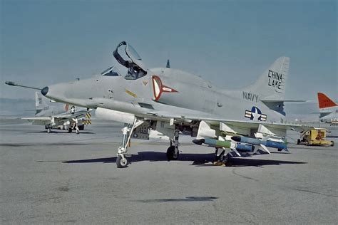 Naf A 4f Skyhawk Buno 154172 Naf China Lake A 4f Skyhawk B Flickr