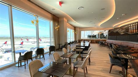 An Inside Look Inside Deltas Newest And Flashiest Sky Club At Lax