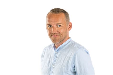 D'autres idées de xavier taverne. 'Alsof ik twaalf zwaarden heb doorgeslikt ...