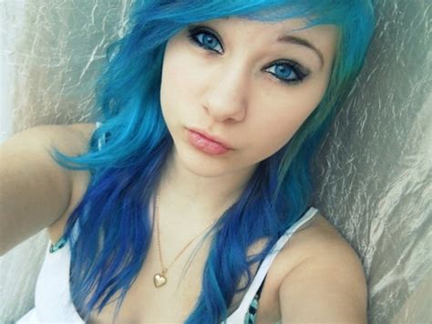 a garota do cabelo azul nyah fanfiction