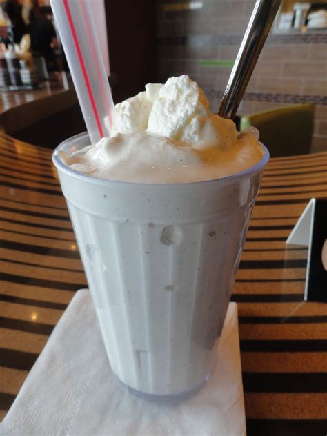 Vanilla Bean Milkshake Bobbysburgerpal Easy Drink Recipes Milkshake