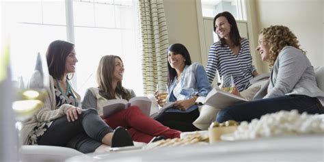 Here's How To Be The Best Book Club Member You Know | HuffPost