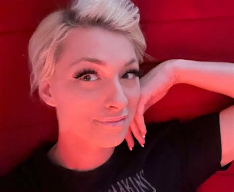 Transgender Porn Star Holly Parker Found Dead At Police