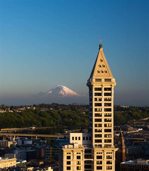 Smith Tower And Mt Rainier Brian Wirt Flickr