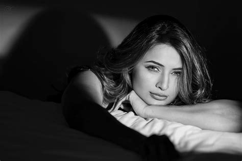 Divyanka Tripathi Has Got Such A Hot And Sultry Face That Needs To Get