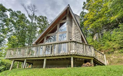 When you stay in this cabin, you can experience everything that the red river gorge area has to offer, such as a visit to the natural bridge state park. Cabin Rentals in Red River Gorge and Natural Bridge State ...