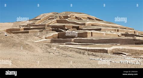 Piramide Di Nazca Presso Il Sito Archeologico Di Cahuachi Nel Deserto