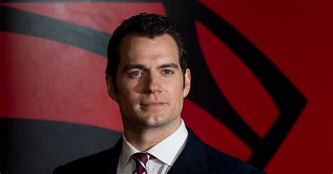 Batman V Supermans Henry Cavill Was Once Naked In A Hotel Corridor