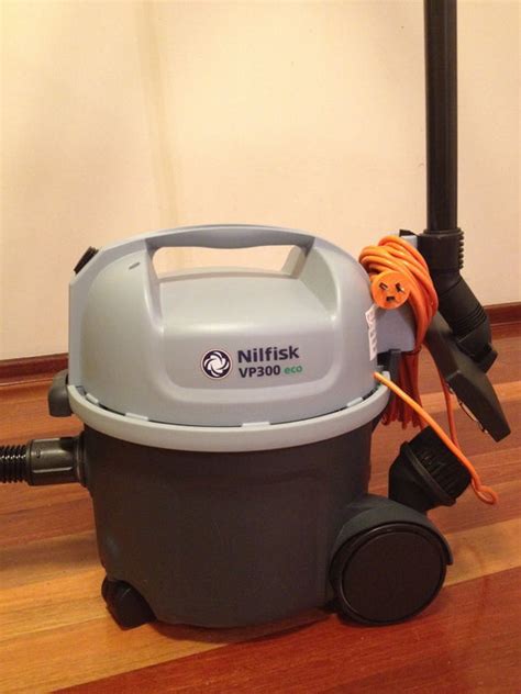 Nilfisk Vp300 Eco Commercial Vacuum Cleaner 900 Watts — The Vacuum Doctor