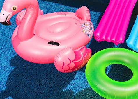 Amazing Giant Pool Floats For Adults From Amazon