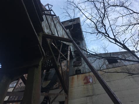 abandoned rock quarry : r/AbandonedPorn