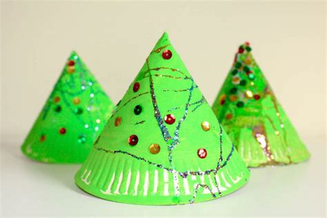 Super Fun 3d Paper Plate Christmas Tree Craft Easy Christmas Crafts