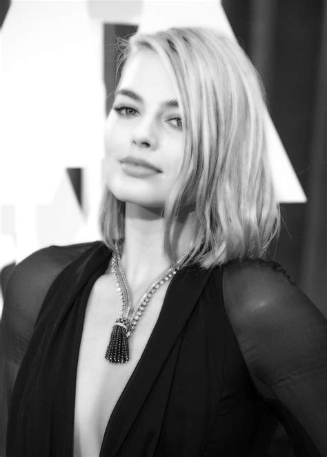 Margot Robbie Black And White Pictures From The Oscars 2015