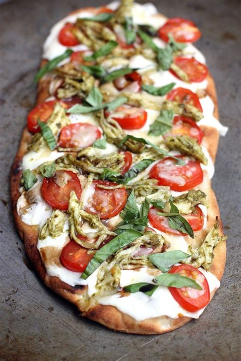 Spinach flatbread recipes spinach pizza flatbread appetizers chicken flatbread flatbread ideas flatbread toppings flatbread sandwiches goat cheese pizza garlic spinach. Pesto Chicken Caprese Flatbread | Recipe | Pesto chicken ...