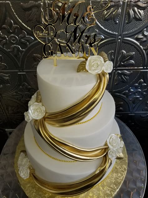 Modern Gold And White Wedding Cake W194 Circos Pastry Shop