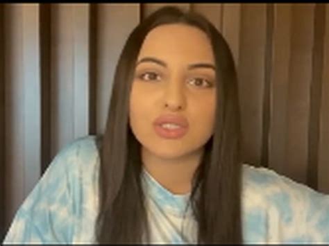 Sonakshi Sinha Launches Campaign To End Cyberbullying Entertainment