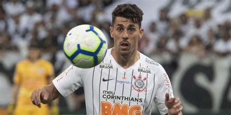 Danilo avelar pes 2019 stats. Danilo Avelar sai da casinha e questiona críticas ao ...