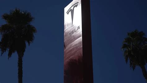 Tesla Richiama 2 Milioni Di Auto