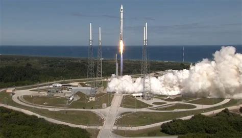 Photos Atlas 5 Rocket Launches Military Gps 2f8 Satellite Space