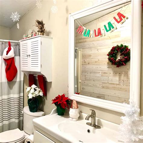 Christmas Bathroom Decorating Ideas That Are Cheap And Easy