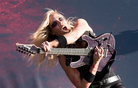 Nita Strauss Speaks Up Against Guitar Shredder Haters I Dont See The