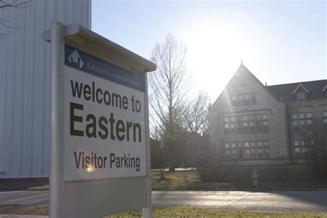 Eastern Illinois University Admissions Says Bribery Scandal A Poor