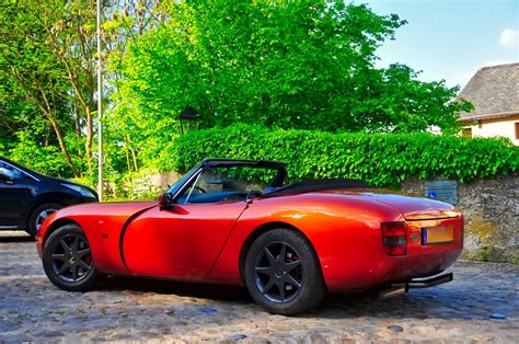 .the tvr griffith 500, the last evolution of the british brutal roadster from blackpool brand, was officially introduced in 1993, after the tvr griffith 4.0, 4.3 and 4.5 (presented in 1990 for the first time). verkauft: TVR Griffith 500 RHD | TVR Car Club Deutschland