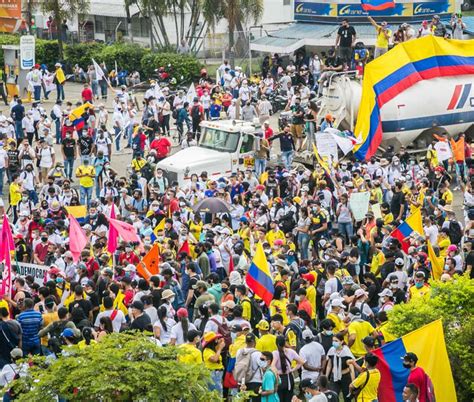 Jornadas De Protesta Se Mantienen En Colombia Fm Mundo