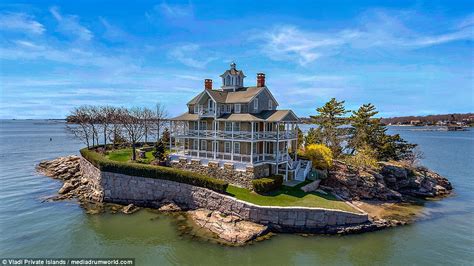 Stunning 29million Treasure Island Mansion For Sale Daily Mail Online