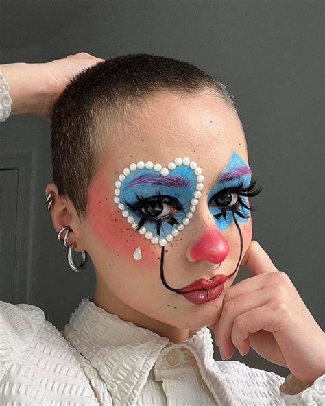 Clown Makeup Eye Makeup Art Makeup Inspo Makeup Inspiration Hair Makeup Graphic Makeup