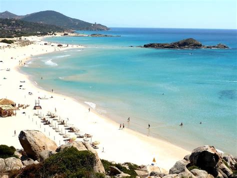 Appena 1,6 km2 di terra. spiaggia Chia Sardegna - come arrivare immagini e foto
