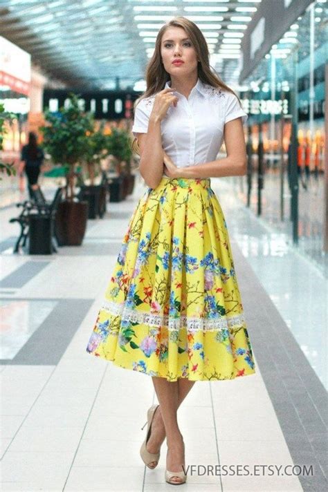 Captivating Floral Skirt Outfit Ideas41 Floral Skirt Outfits Floral Pleated Skirt Yellow